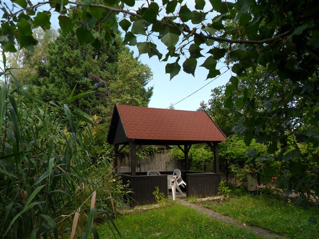Ikerdio Fahaziko Villa Szarvas Buitenkant foto